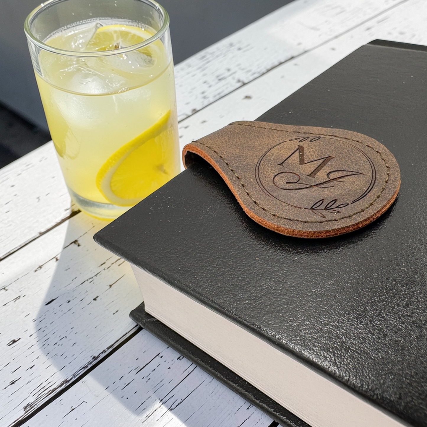 Personalized Round Magnetic Leather Bookmark Strong Hold Page Marker For Book Lovers Students And Teachers
